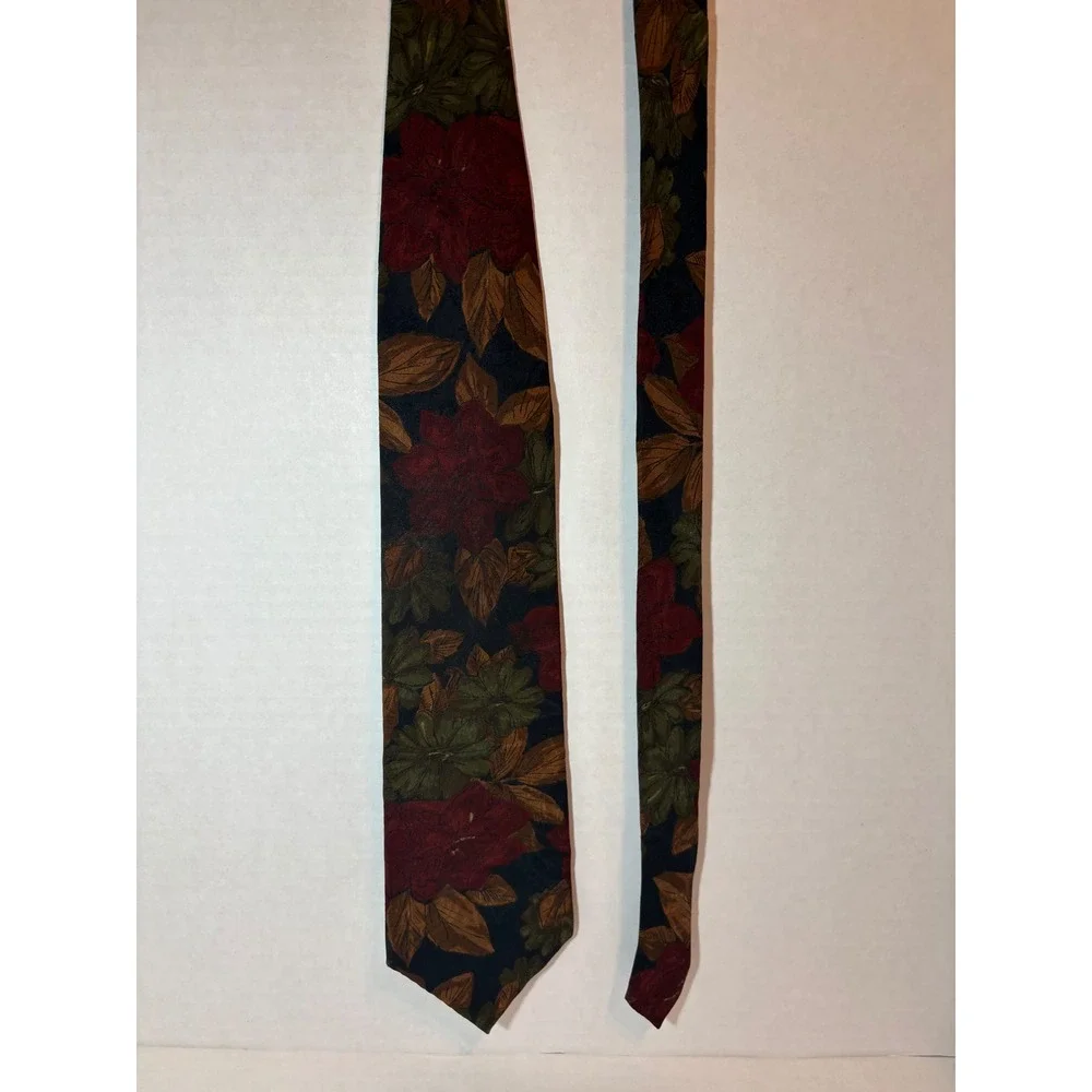 Villa Bugatti Mens Silk‎ Tie Italian Silk Floral Leaf Pattern Burgundy Green USA